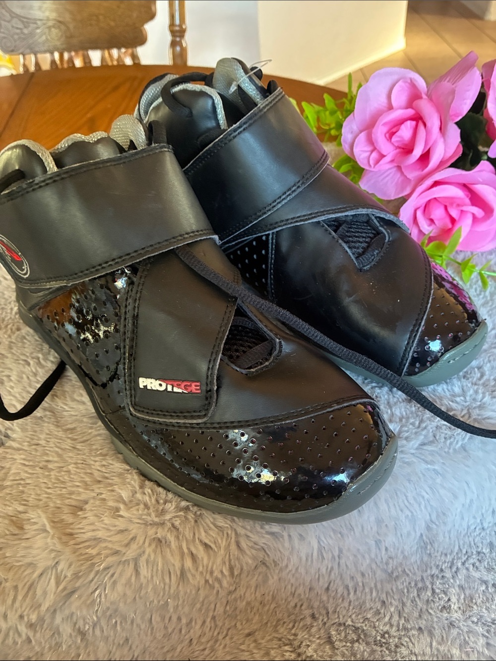 PROTEGE Black Athletic Sneakers – Sporty & Sleek